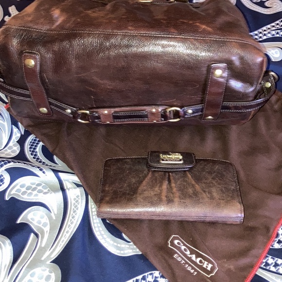 Authentic Coach Leather Carriage Bag - Picture 4 of 7